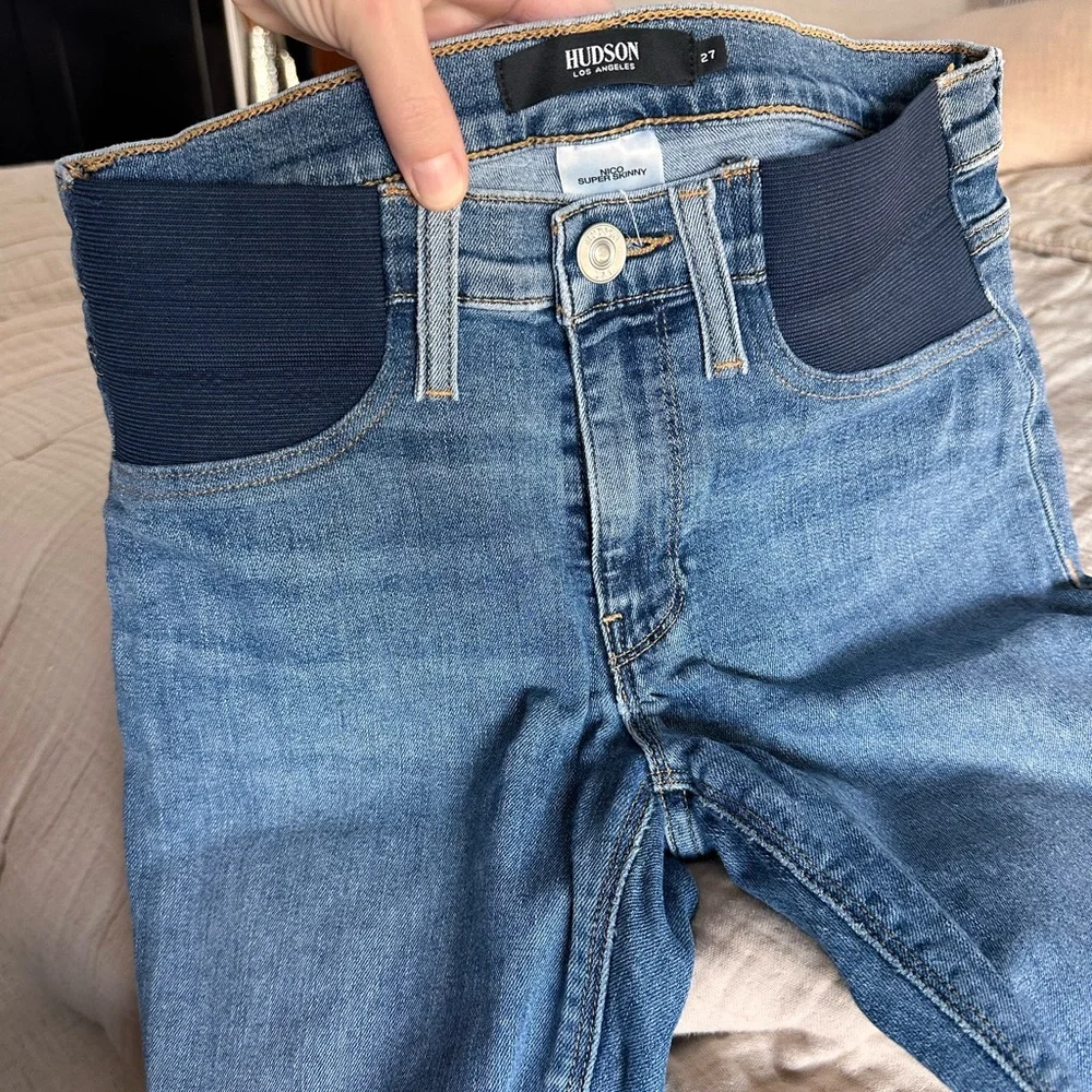 Maternity Jeans - Hudson - Nico Super Skinny Crop - Picture 3 of 5